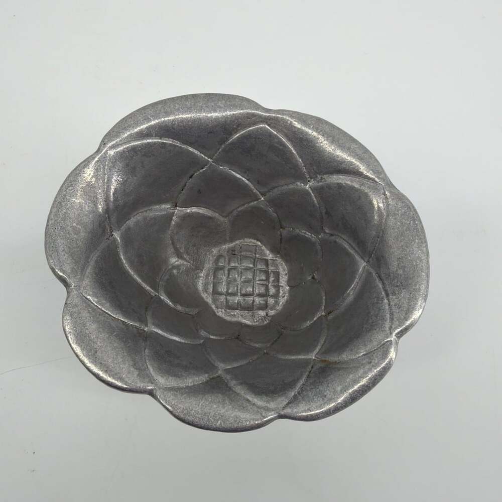 Flower Shaped Silver Tone Metal Cast Aluminum Bowl Boho Decor Sunflower